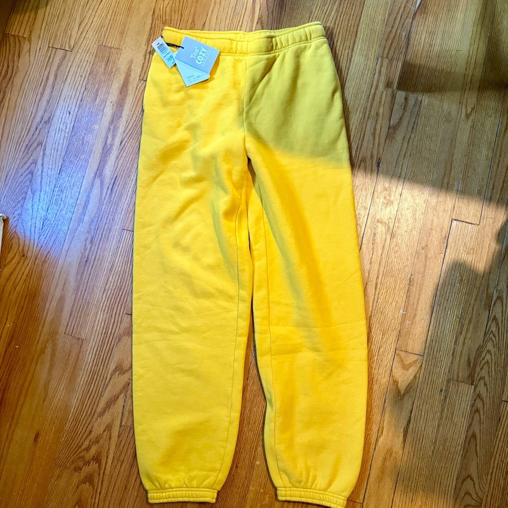 New w/tags ARITZIA TNA Mega Cozy Fleece Sweatpants Gold Mine Yellow